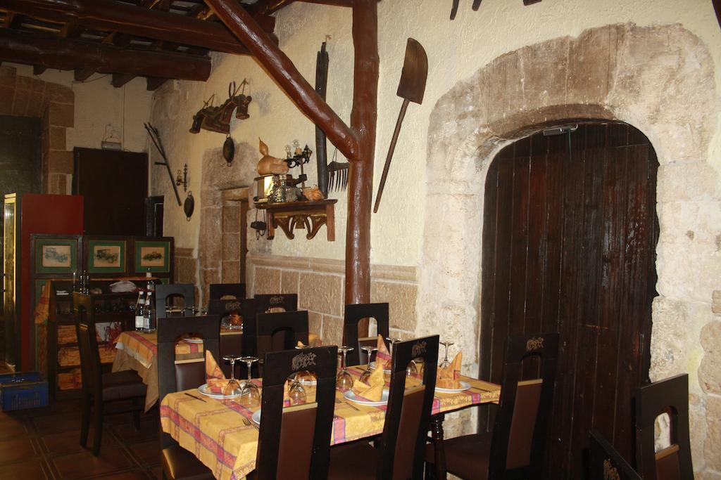 Hostal Restaurante La Diligencia Cunit Extérieur photo