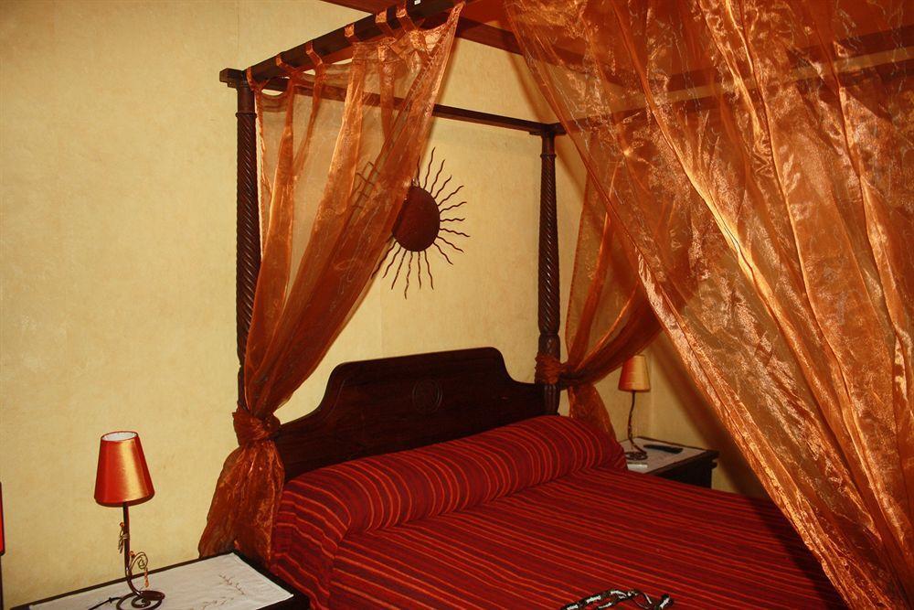 Hostal Restaurante La Diligencia Cunit Extérieur photo