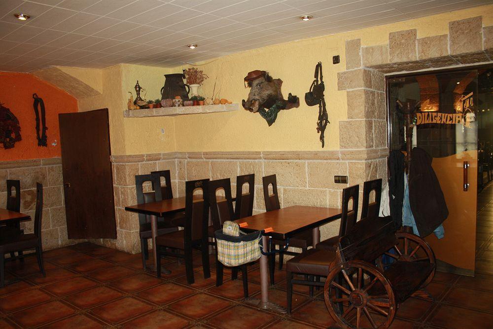 Hostal Restaurante La Diligencia Cunit Extérieur photo
