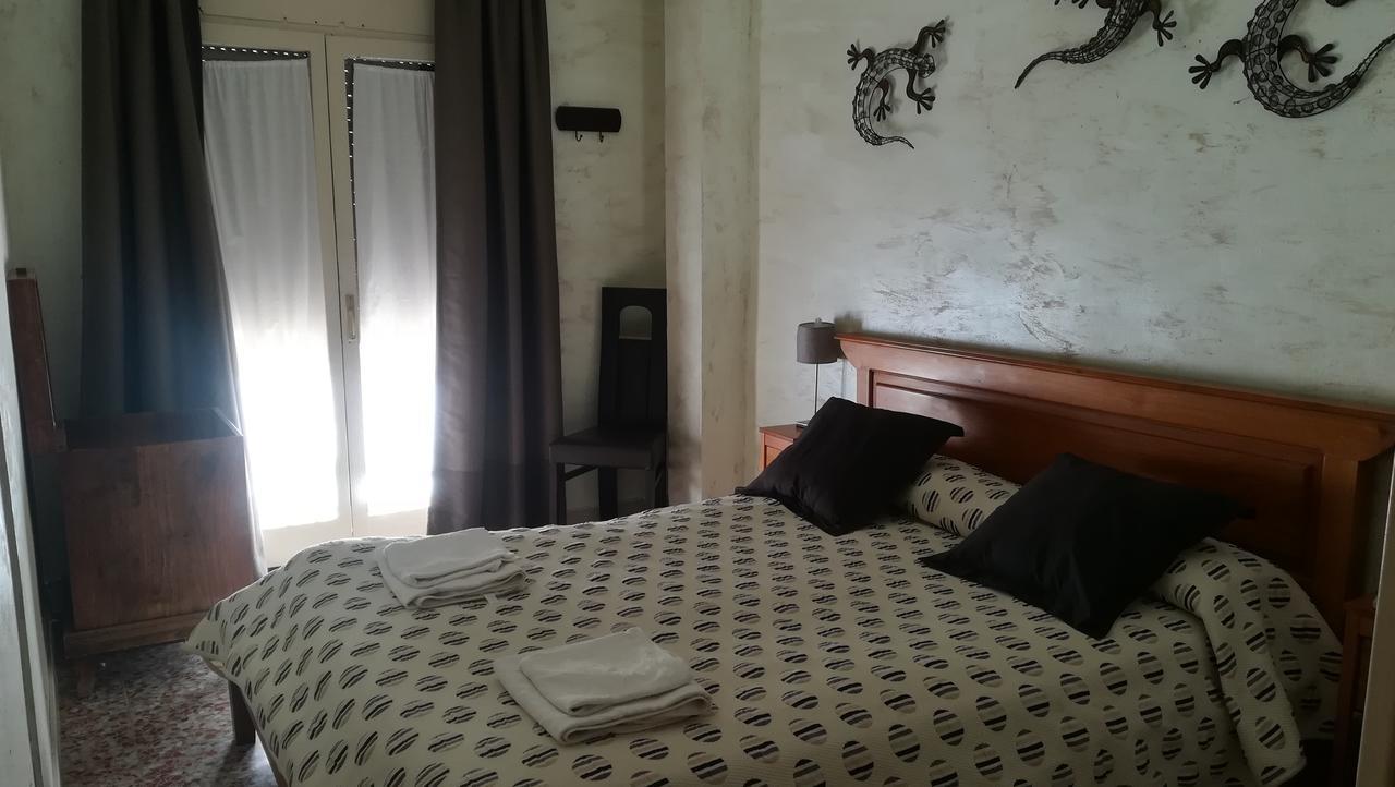 Hostal Restaurante La Diligencia Cunit Extérieur photo