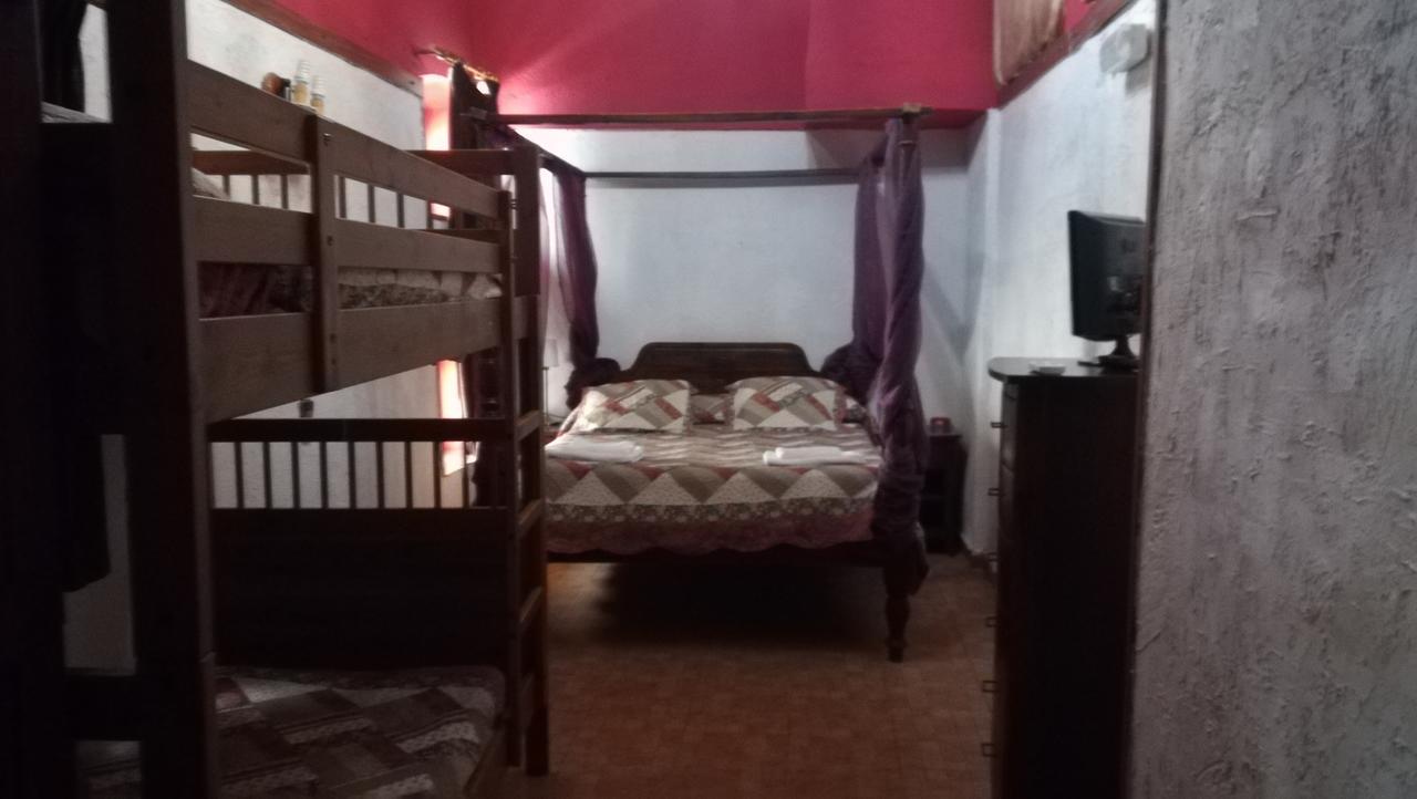 Hostal Restaurante La Diligencia Cunit Extérieur photo