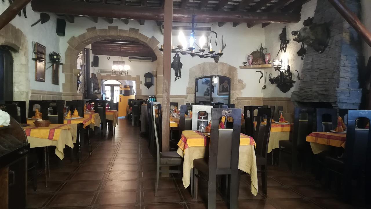 Hostal Restaurante La Diligencia Cunit Extérieur photo