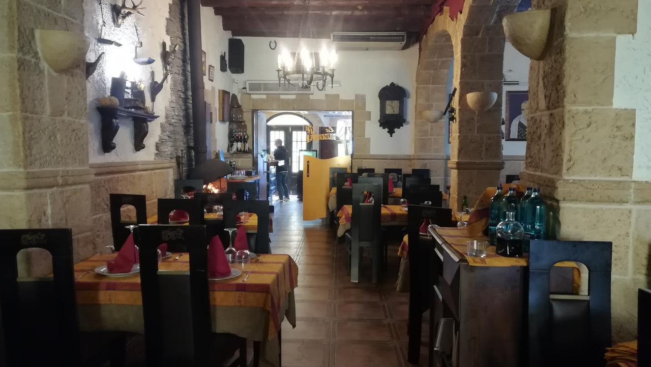 Hostal Restaurante La Diligencia Cunit Extérieur photo